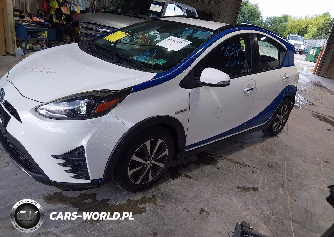 2018 Toyota Prius C Two VIN:JTDKDTB38J1613145 - 2