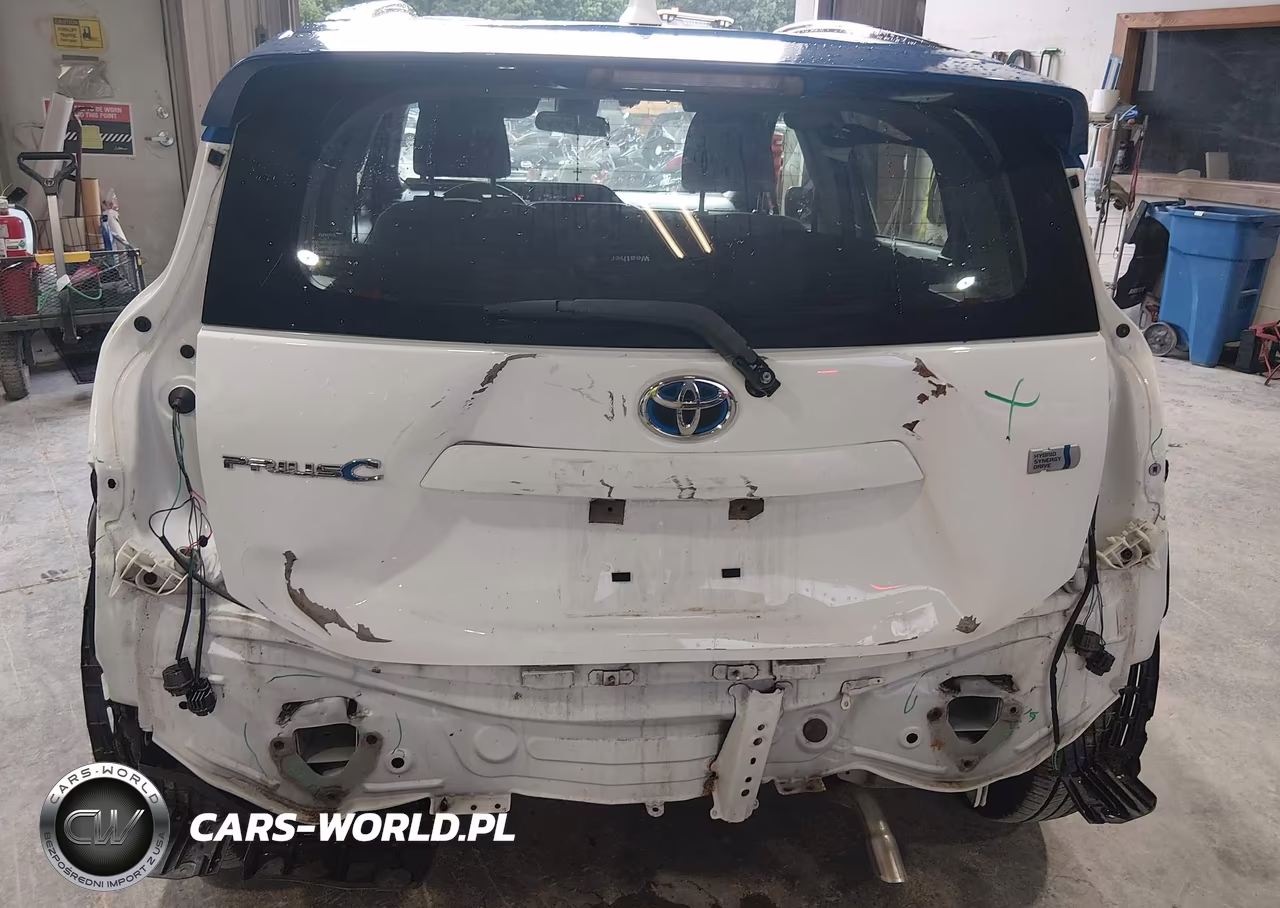 2018 Toyota Prius C Two VIN:JTDKDTB38J1613145 - 6
