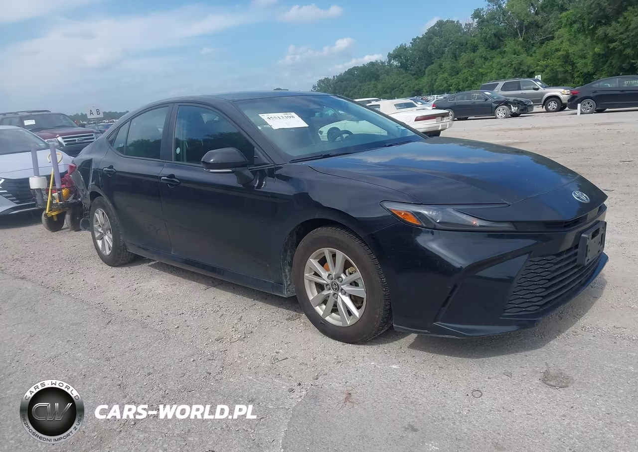 2025 Toyota Camry Le – zdjęcie 1 z 16