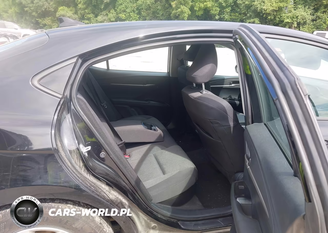2025 Toyota Camry Le VIN:4T1DAACKXSU139366 - 8