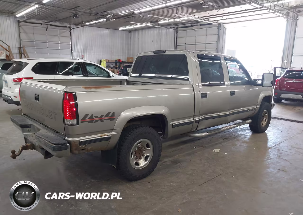 2000 Chevrolet K2500 VIN:1GCGK23R3YF498766 - 4