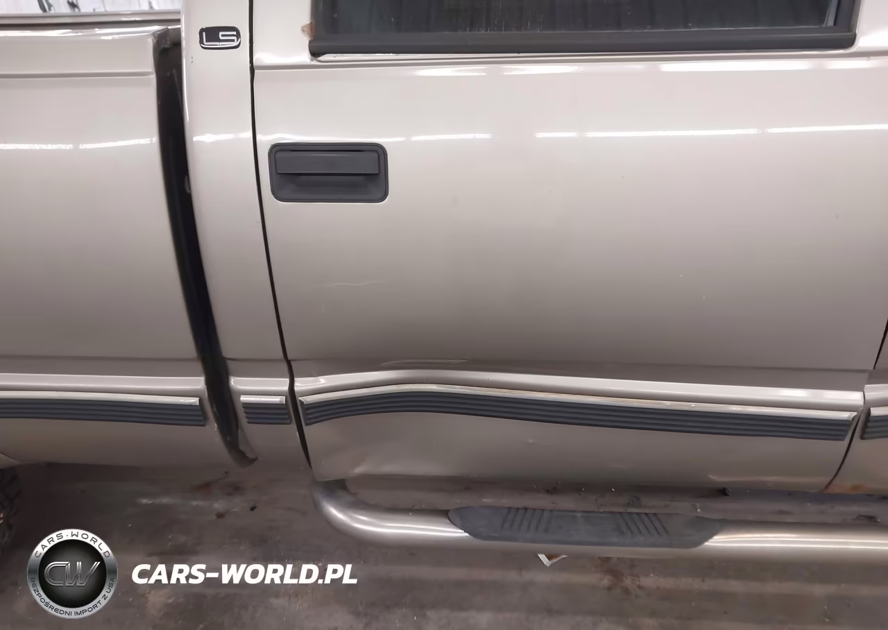 2000 Chevrolet K2500 VIN:1GCGK23R3YF498766 - 6