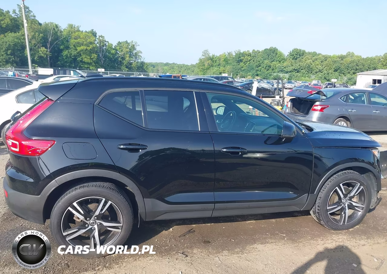 2021 Volvo Xc40 T5 R-Design VIN:YV4162UM3M2430687 - 13