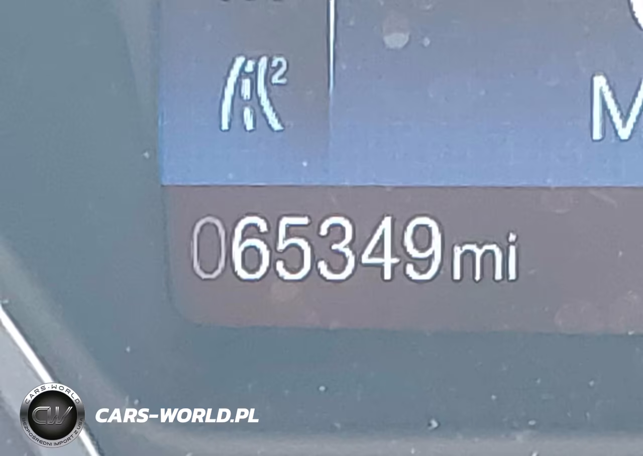 2018 Ford Focus Se VIN:1FADP3K29JL330903 - 15