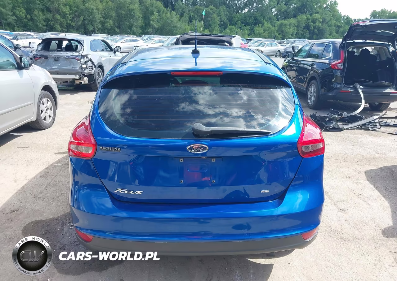 2018 Ford Focus Se VIN:1FADP3K29JL330903 - 16
