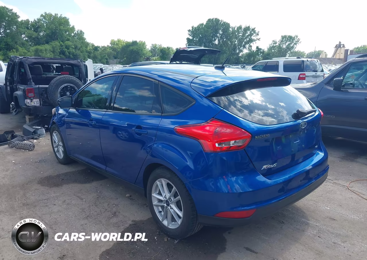 2018 Ford Focus Se VIN:1FADP3K29JL330903 - 3
