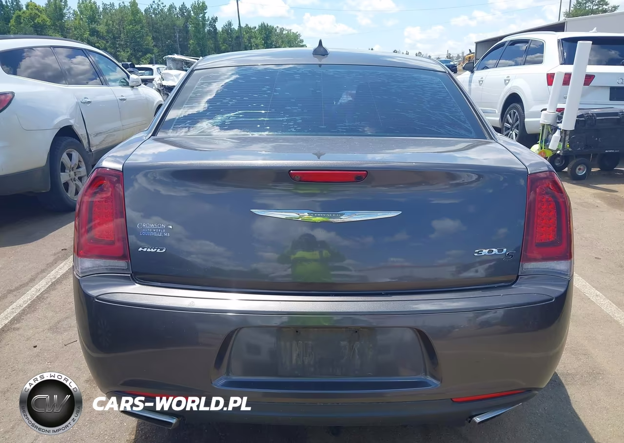2015 Chrysler 300 300S VIN:2C3CCAGGXFH887547 - 17
