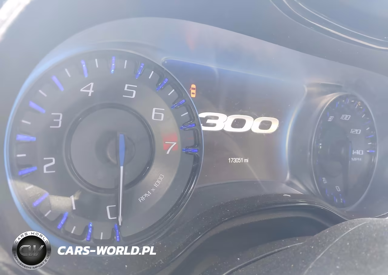 2015 Chrysler 300 300S VIN:2C3CCAGGXFH887547 - 7