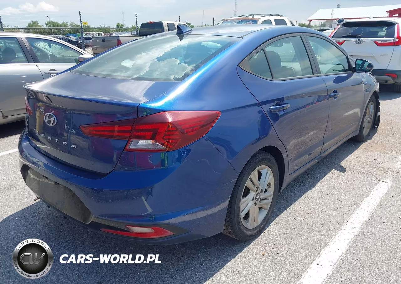 2019 Hyundai Elantra Sel VIN:5NPD84LF3KH430984 - 4