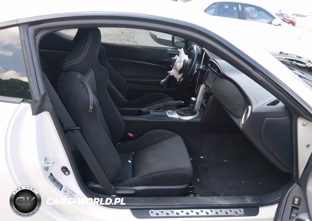 2017 Toyota 86 VIN:JF1ZNAA16H8703322 - 5
