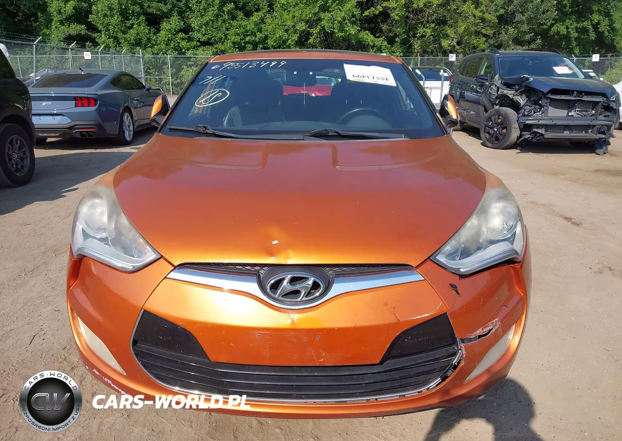 2016 Hyundai Veloster VIN:KMHTC6AD7GU250164 - 12