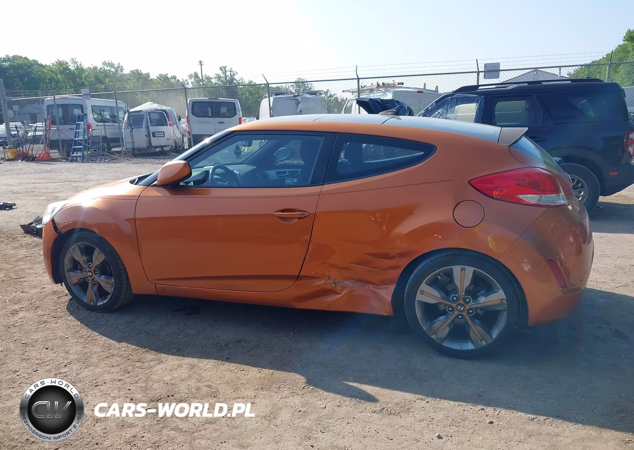 2016 Hyundai Veloster VIN:KMHTC6AD7GU250164 - 14