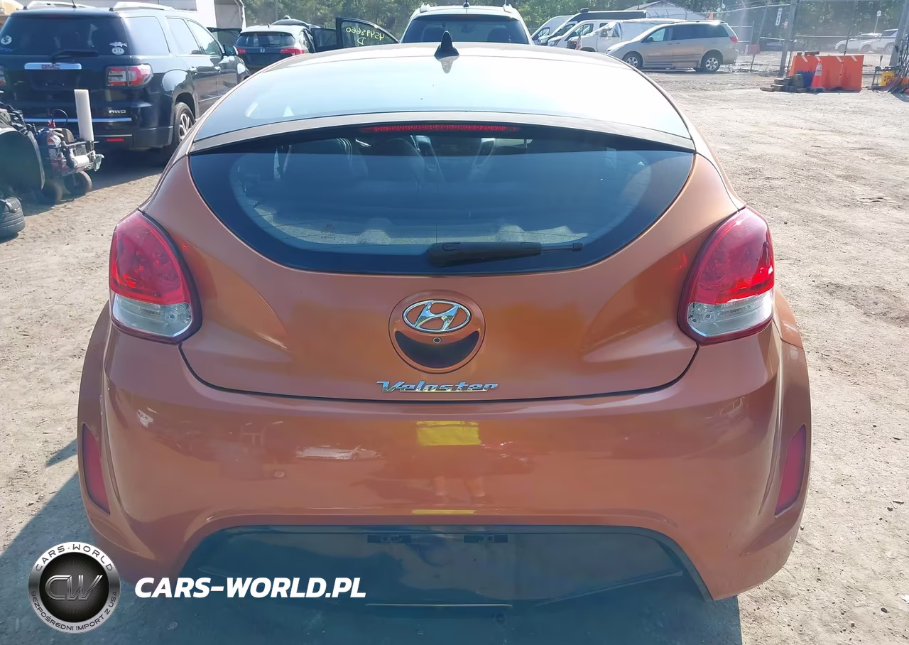 2016 Hyundai Veloster VIN:KMHTC6AD7GU250164 - 16
