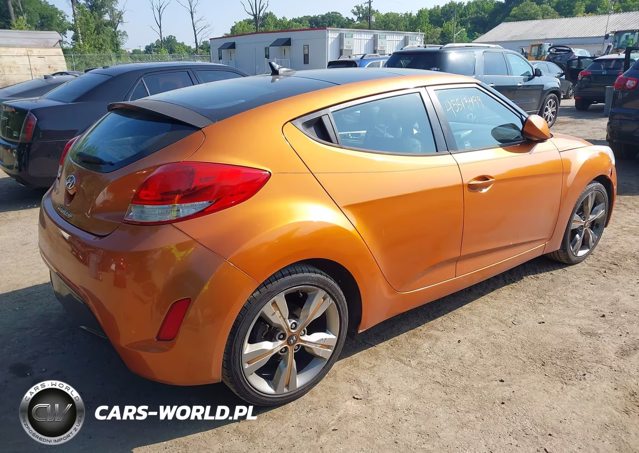 2016 Hyundai Veloster VIN:KMHTC6AD7GU250164 - 4