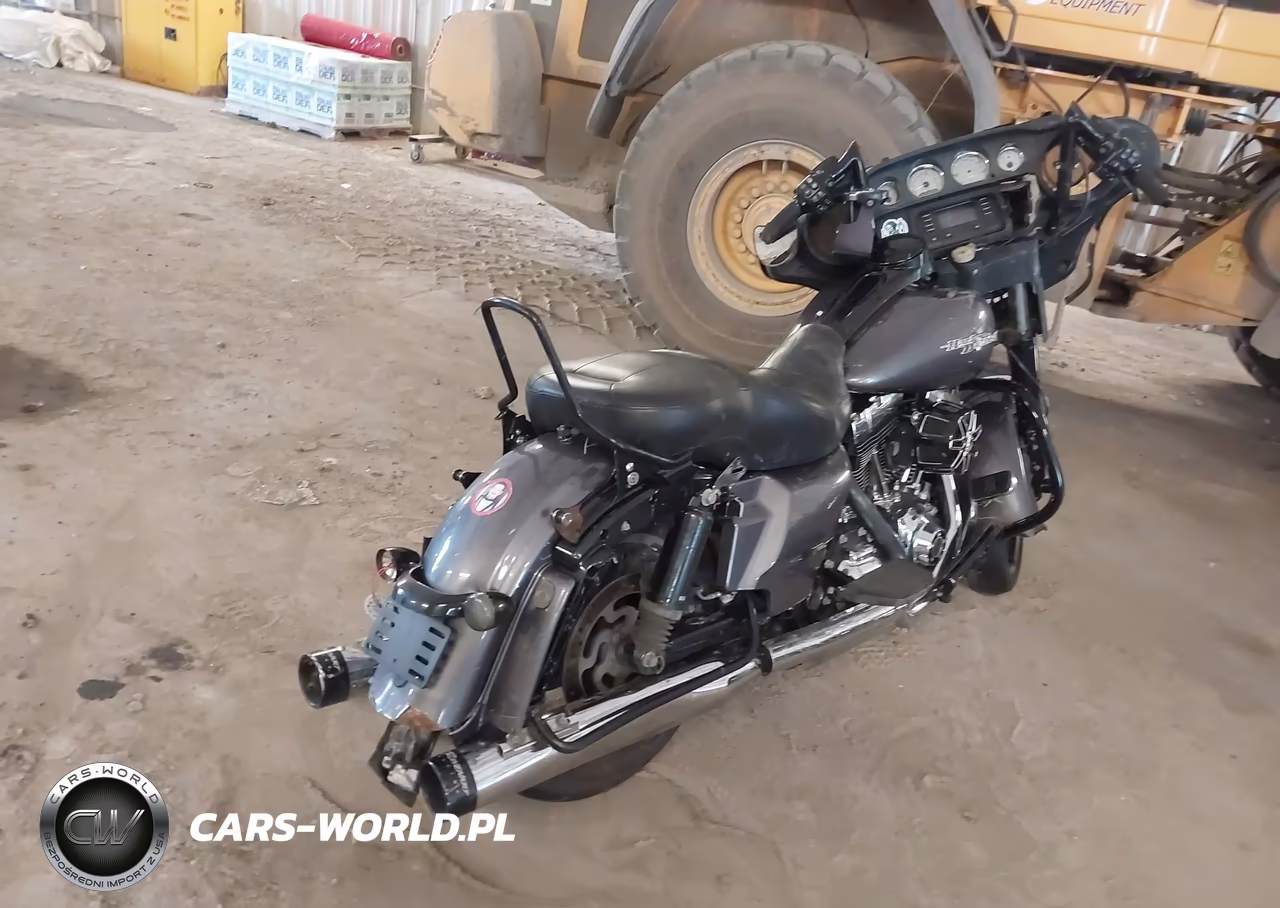 2014 Harley-Davidson Flhx Street Glide VIN:1HD1KBM16EB693793 - 4
