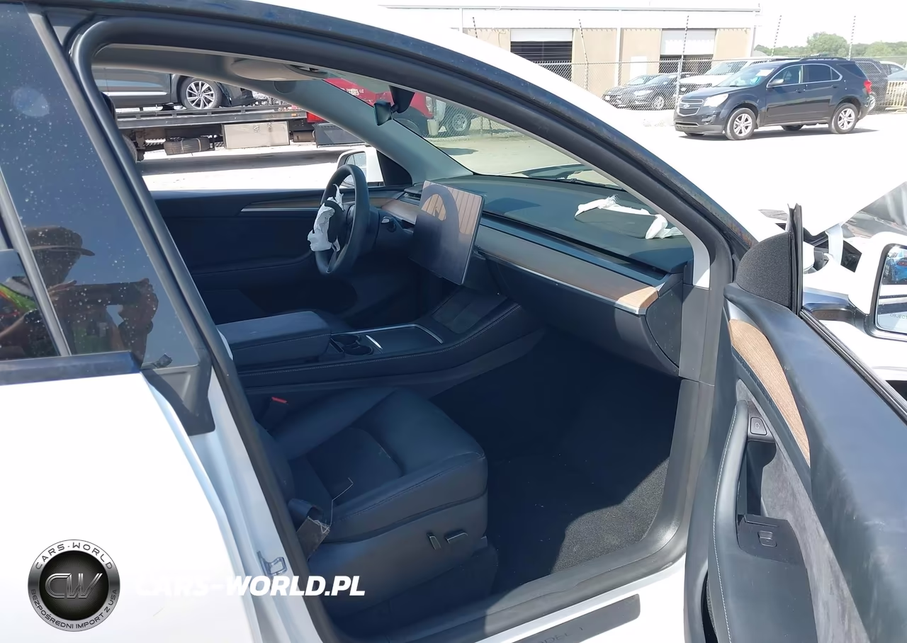 2024 Tesla Model Y Long Range Dual Motor All-Wheel Drive VIN:7SAYGDEE6RA261013 - 5
