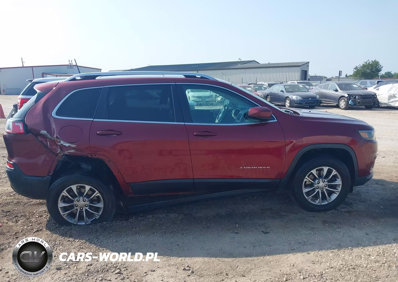 2019 Jeep Cherokee Latitude Plus 4X4 VIN:1C4PJMLX3KD120964 - 13