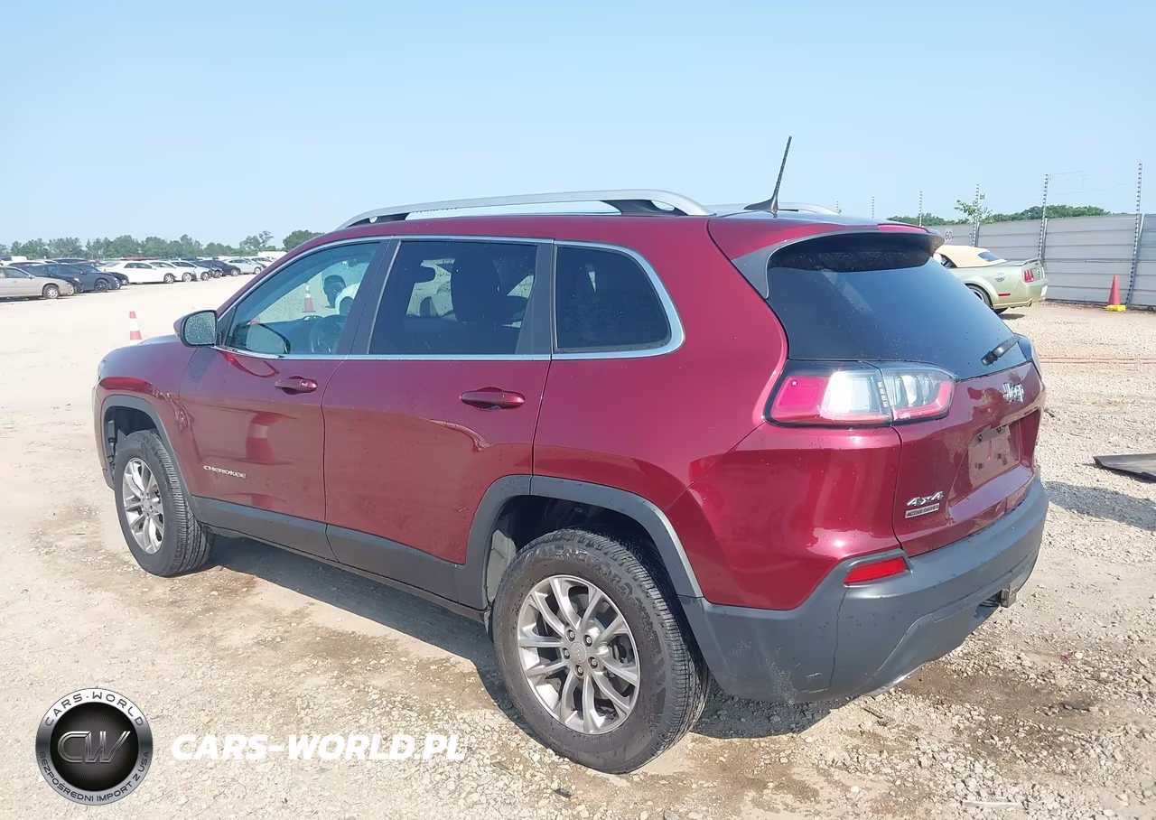 2019 Jeep Cherokee Latitude Plus 4X4 VIN:1C4PJMLX3KD120964 - 3