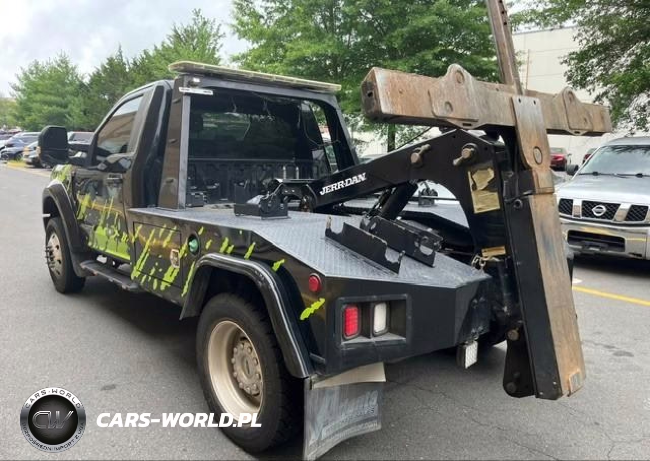 2017 Ford F-450 Chassis Xlt VIN:1FDUF4GT0HDA04847 - 3