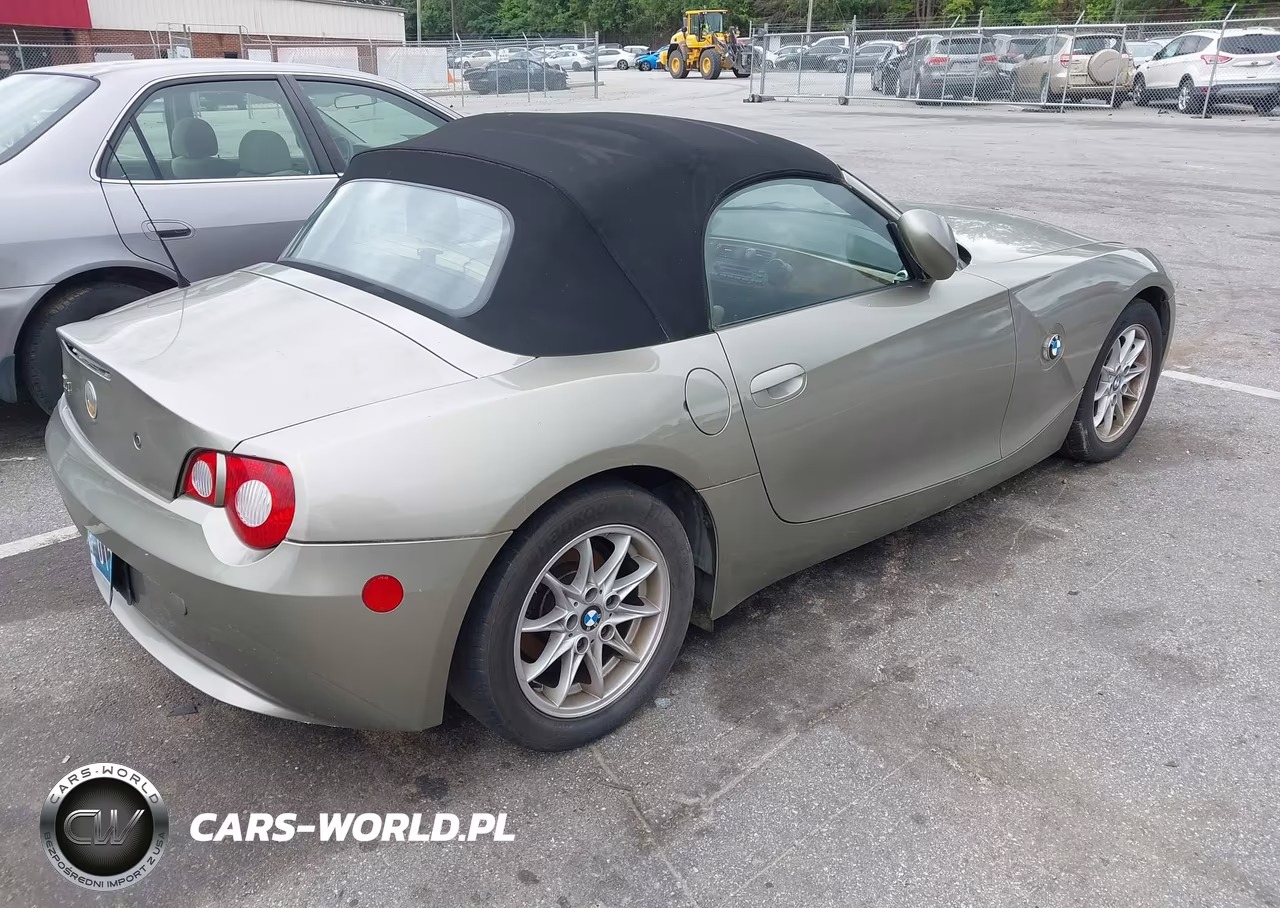 2005 BMW Z4 2.5I VIN:4USBT33525LS58240 - 4