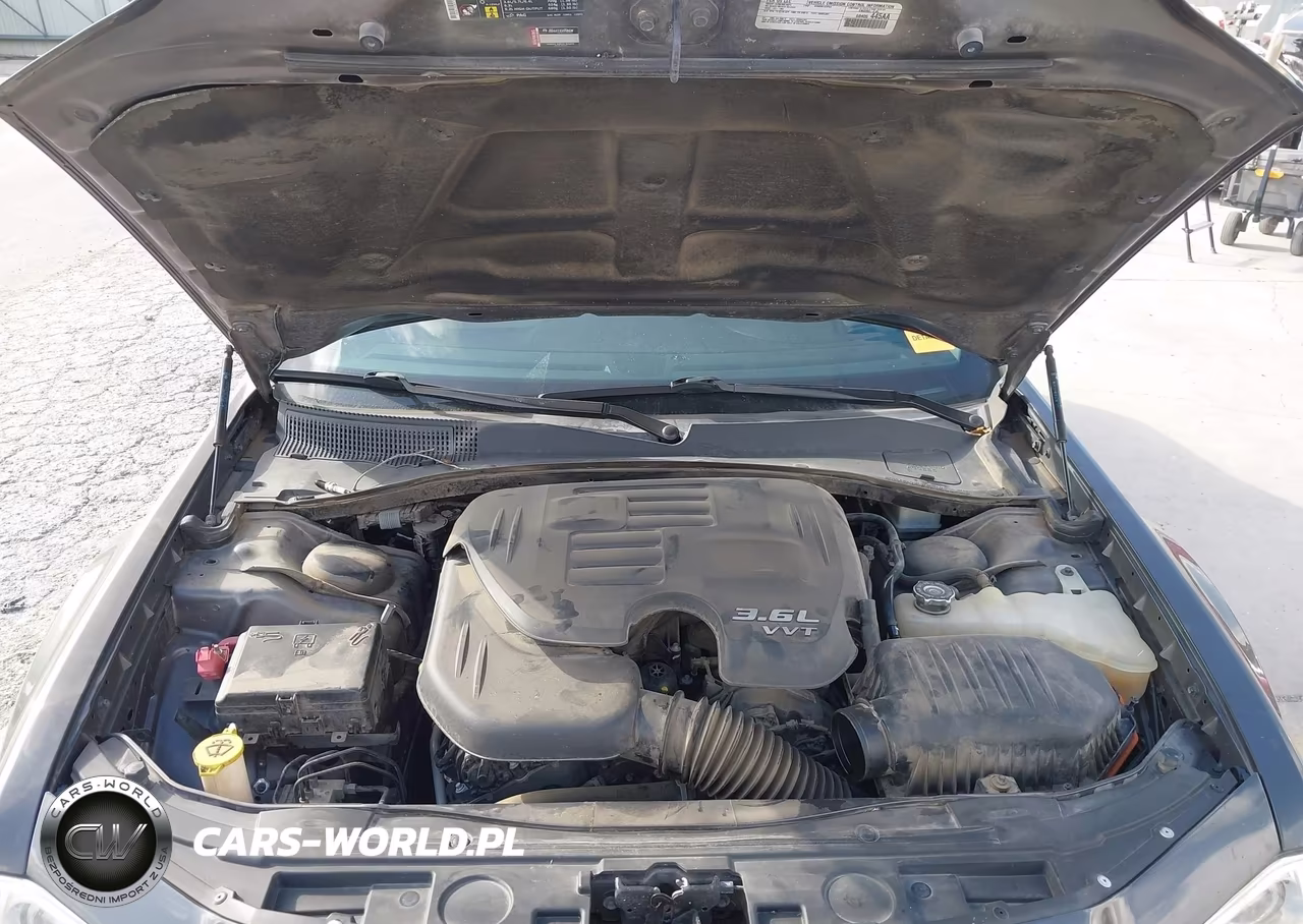 2019 Chrysler 300 Touring VIN:2C3CCAAG8KH727167 - 10