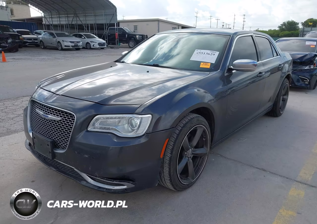 2019 Chrysler 300 Touring VIN:2C3CCAAG8KH727167 - 2