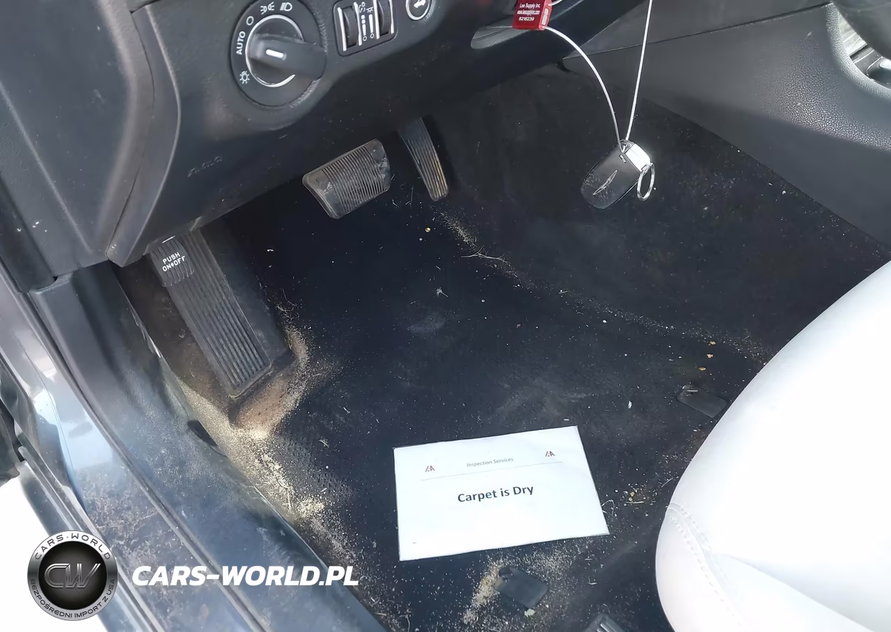 2019 Chrysler 300 Touring VIN:2C3CCAAG8KH727167 - 6