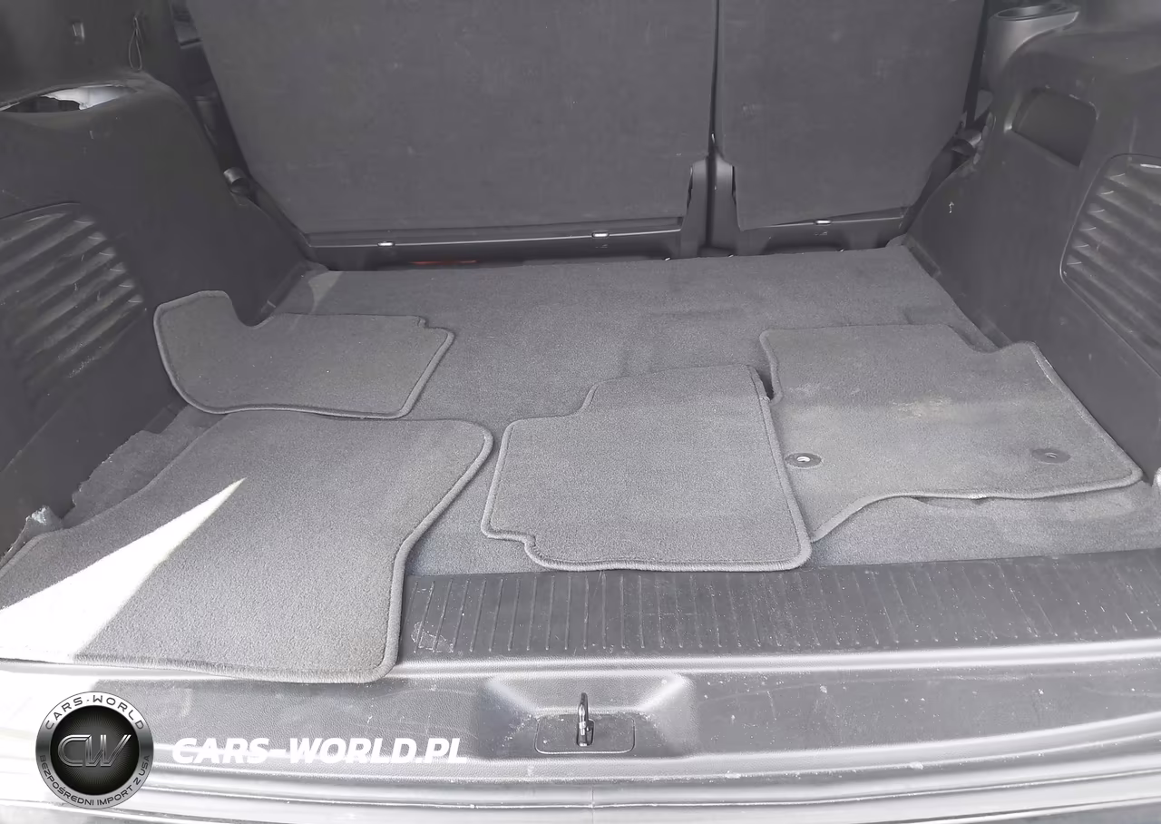 2020 Chevrolet Tahoe 4Wd Ls VIN:1GNSKAEC3LR298157 - 12