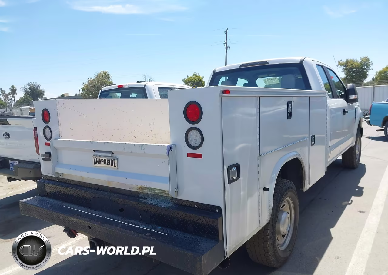 2018 Ford F-350 Xl-Xlt VIN:1FD8X3B60JEC69777 - 4