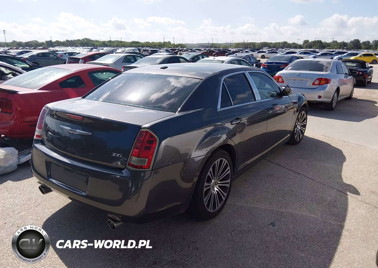 CHRYSLER 300 S VIN:2C3CCABGXDH585504 - 4