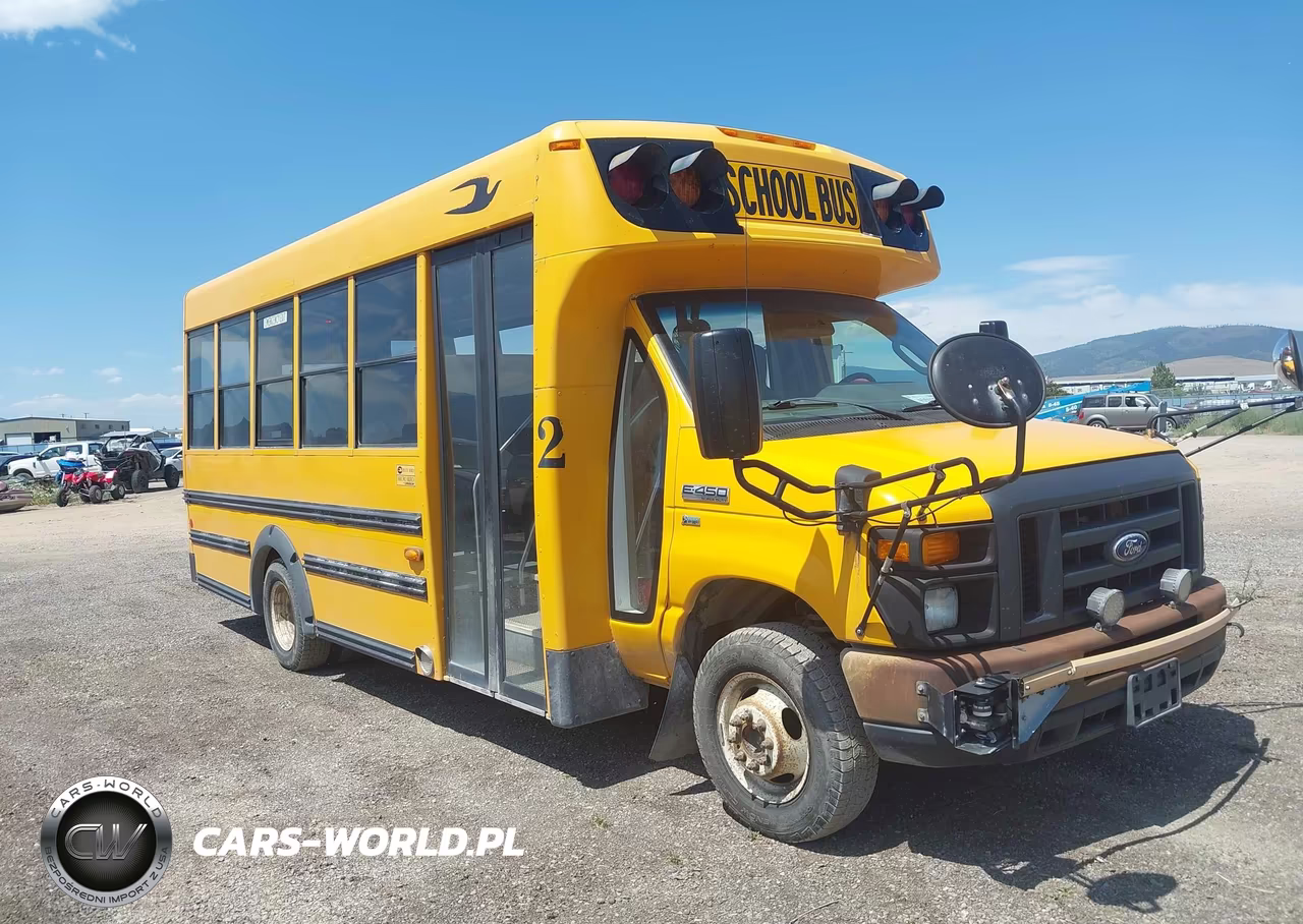 2016 Ford Econoline E450 Super Duty Cutwy Van