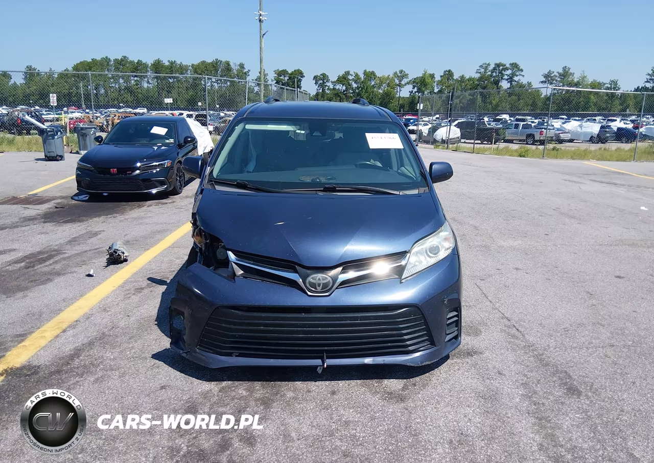 2018 Toyota Sienna Le 8 Passenger VIN:5TDKZ3DCXJS941037 - 12