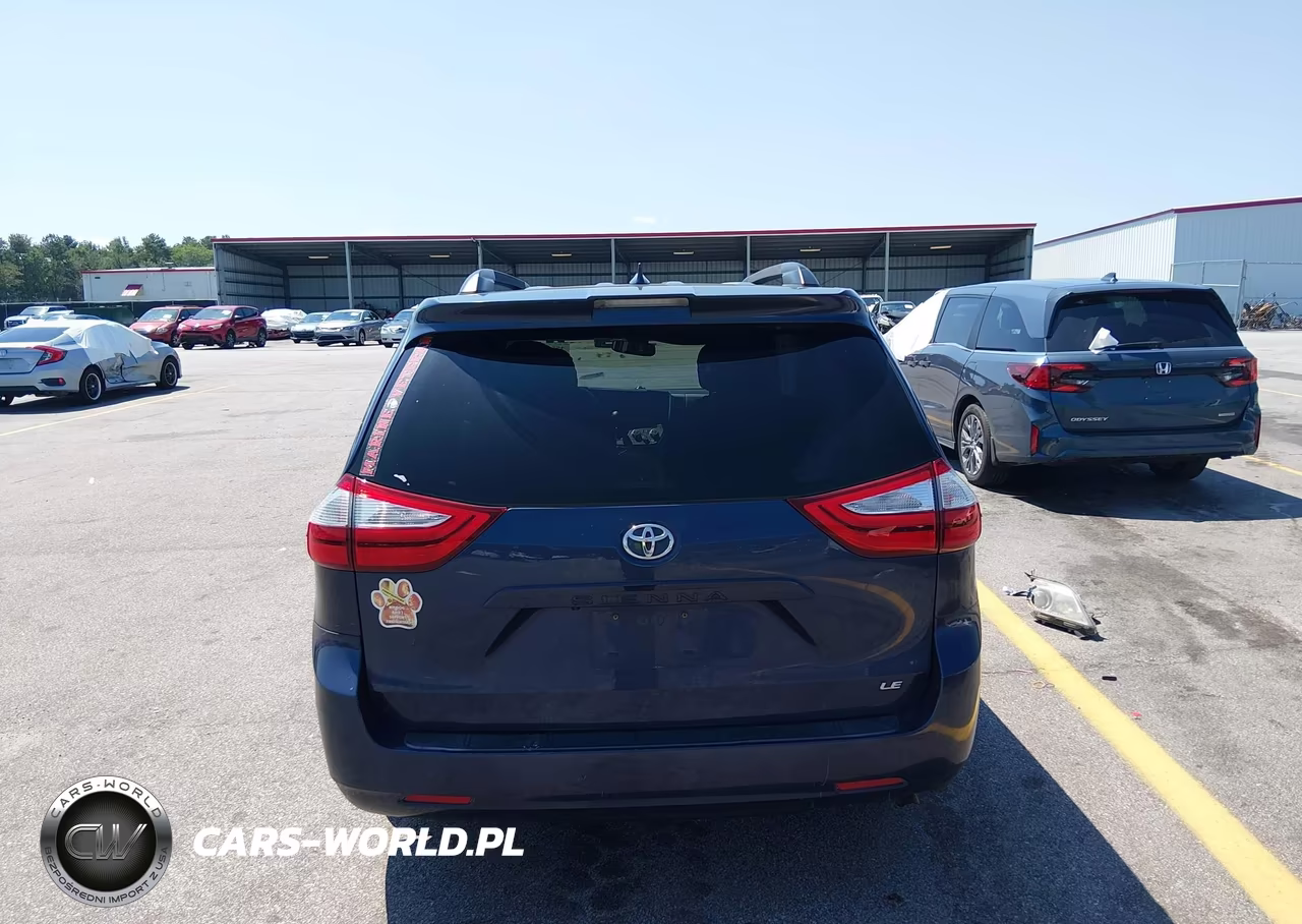 2018 Toyota Sienna Le 8 Passenger VIN:5TDKZ3DCXJS941037 - 16