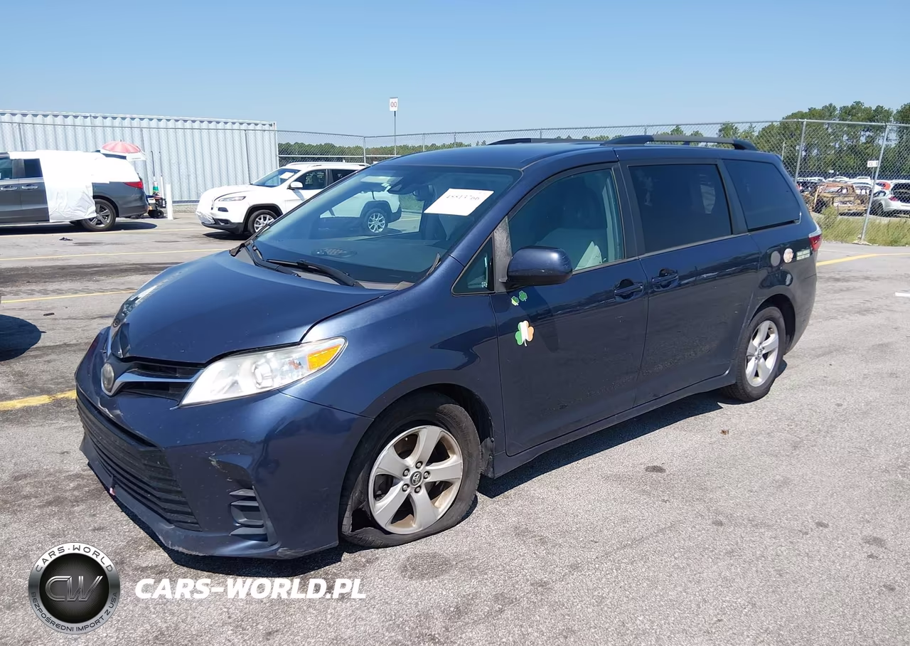 2018 Toyota Sienna Le 8 Passenger VIN:5TDKZ3DCXJS941037 - 2
