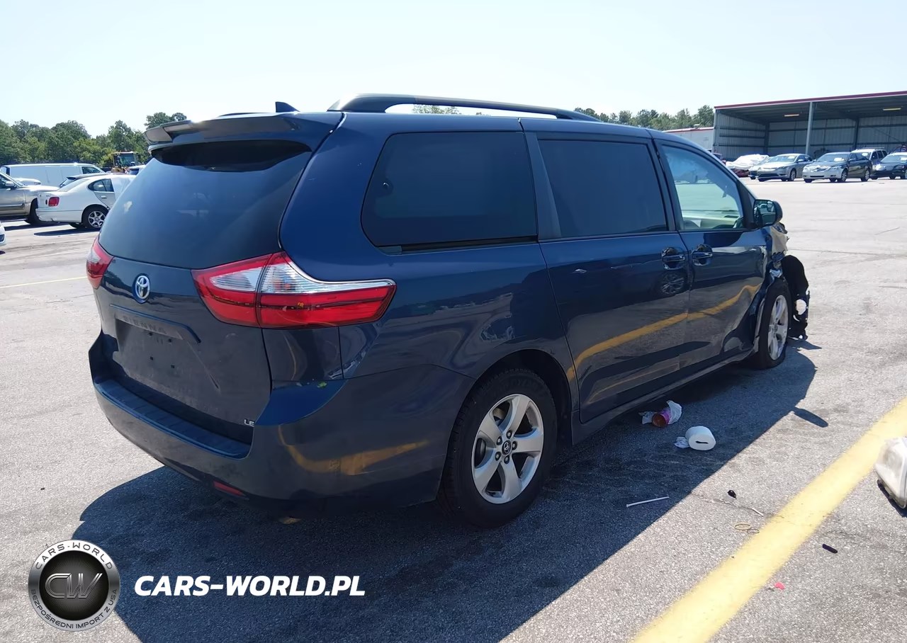 2018 Toyota Sienna Le 8 Passenger VIN:5TDKZ3DCXJS941037 - 4