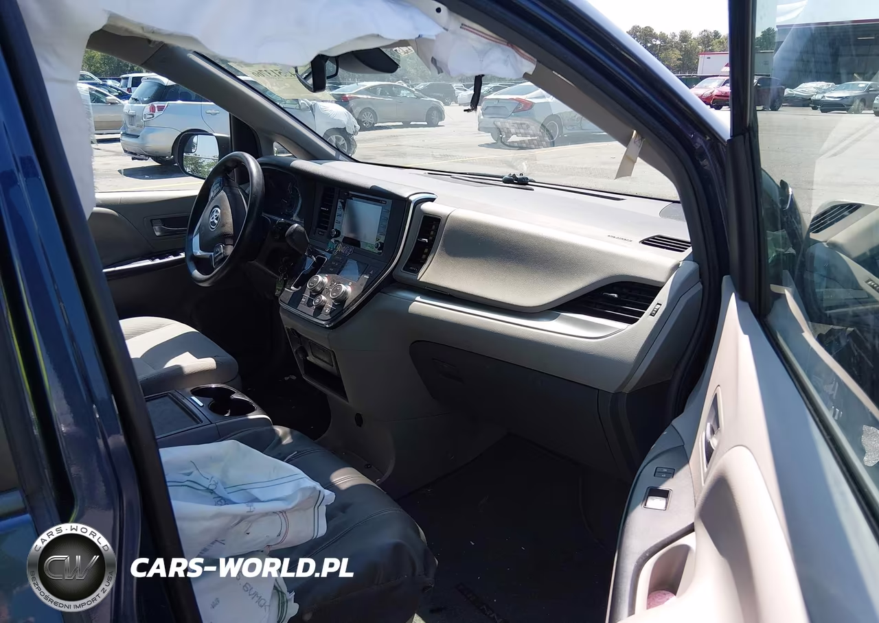 2018 Toyota Sienna Le 8 Passenger VIN:5TDKZ3DCXJS941037 - 5