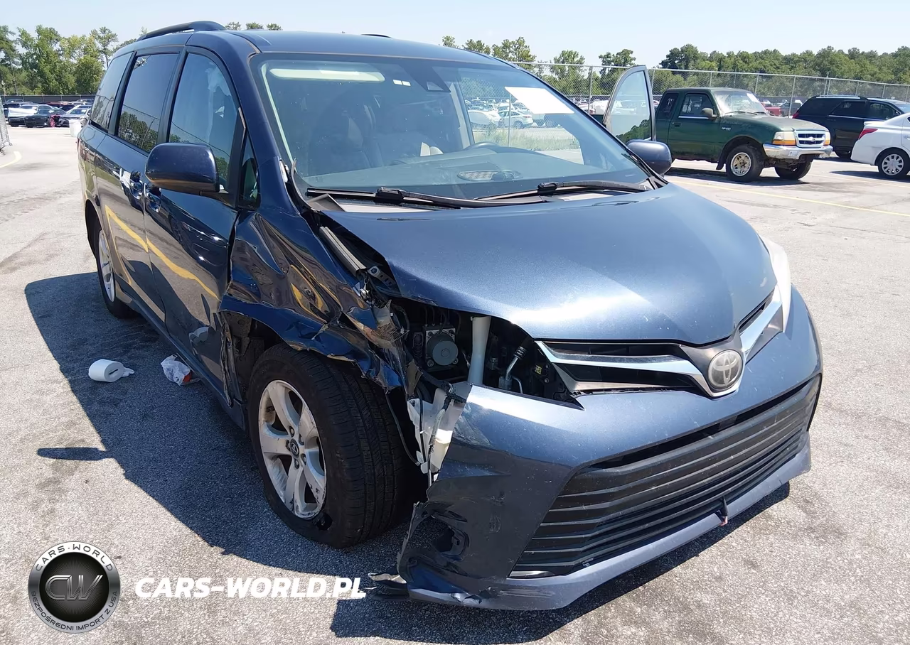 2018 Toyota Sienna Le 8 Passenger VIN:5TDKZ3DCXJS941037 - 6