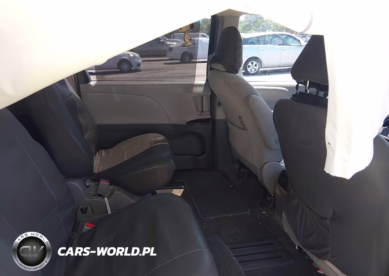 2018 Toyota Sienna Le 8 Passenger VIN:5TDKZ3DCXJS941037 - 8