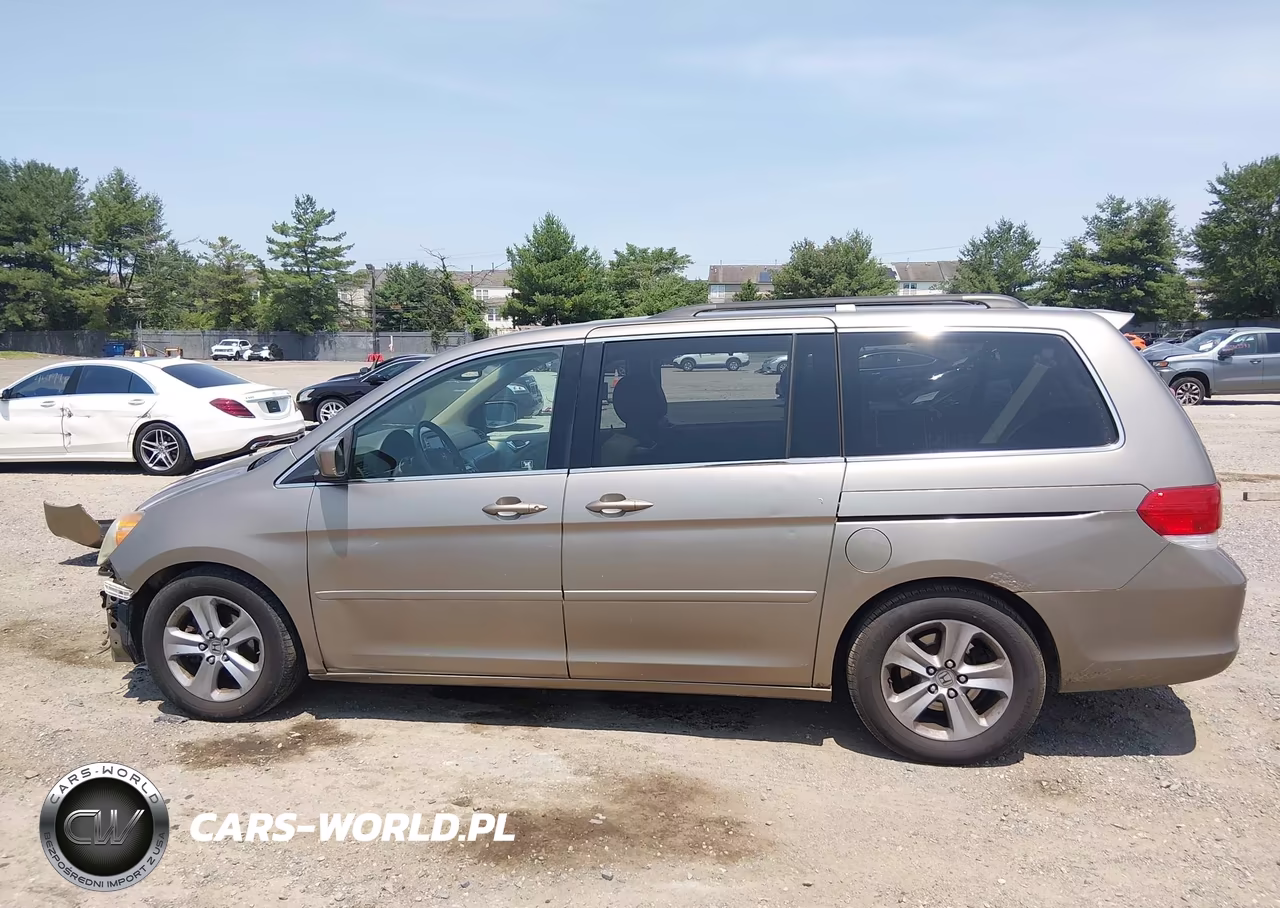 2010 Honda Odyssey Touring VIN:5FNRL3H92AB004928 - 15