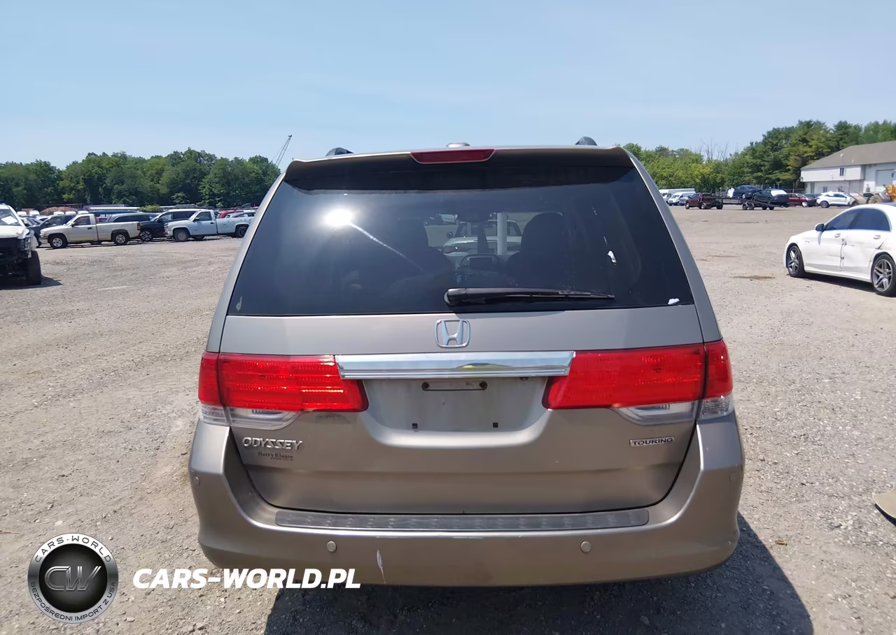 2010 Honda Odyssey Touring VIN:5FNRL3H92AB004928 - 17