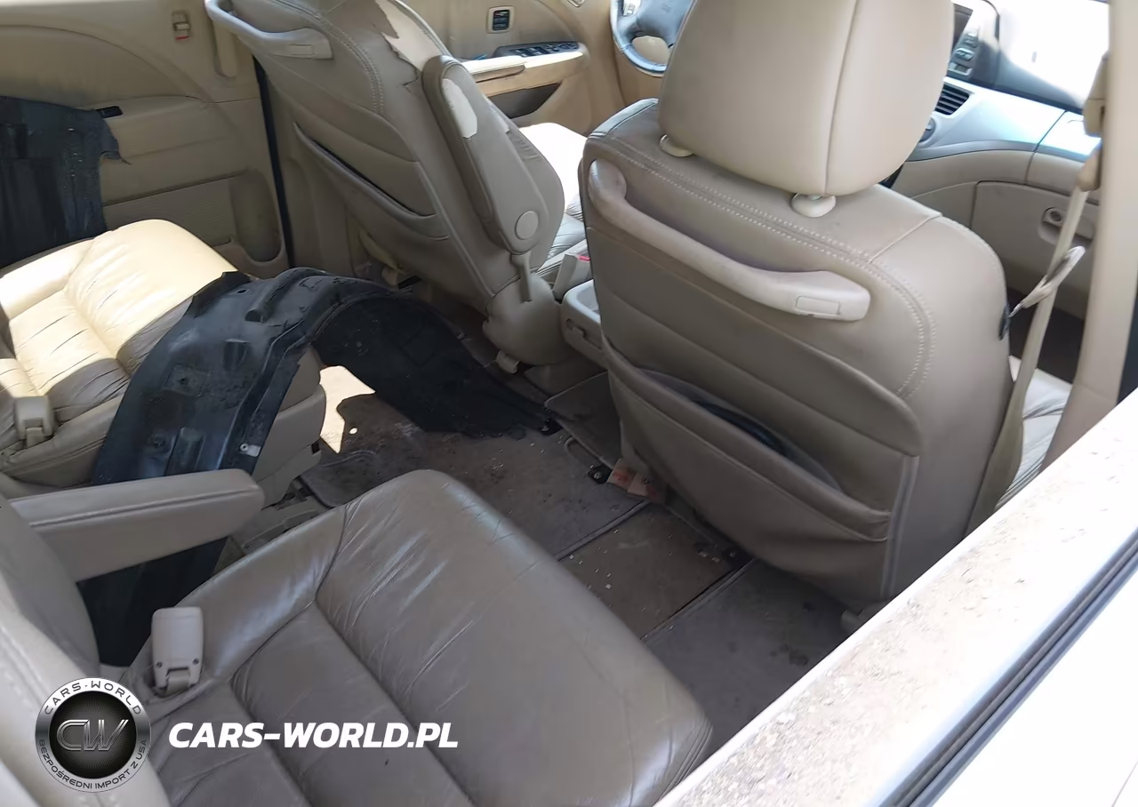 2010 Honda Odyssey Touring VIN:5FNRL3H92AB004928 - 8