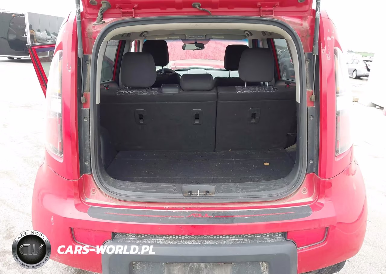 2011 Kia Soul + VIN:KNDJT2A20B7315222 - 17