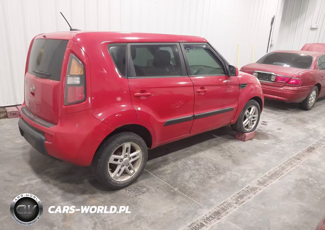 2011 Kia Soul + VIN:KNDJT2A20B7315222 - 4