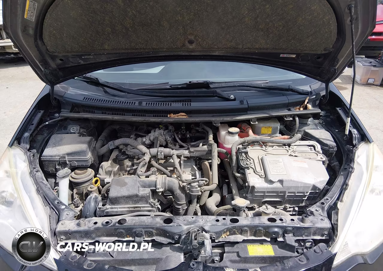 2012 Toyota Prius C Three VIN:JTDKDTB33C1504241 - 10