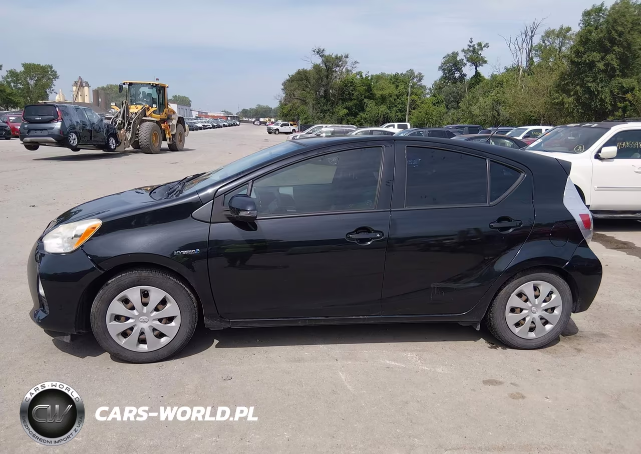 2012 Toyota Prius C Three VIN:JTDKDTB33C1504241 - 15