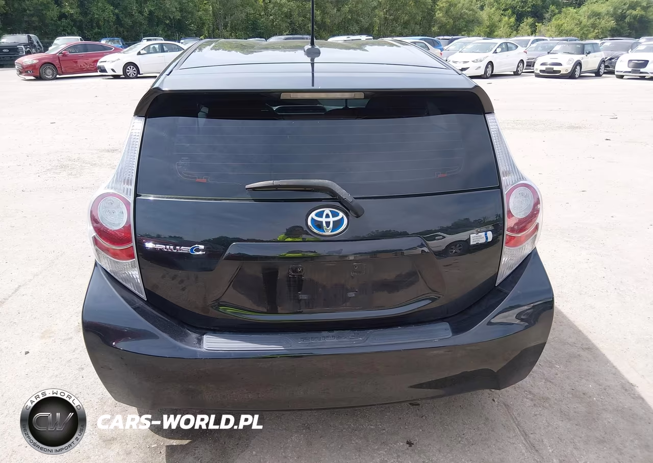 2012 Toyota Prius C Three VIN:JTDKDTB33C1504241 - 17