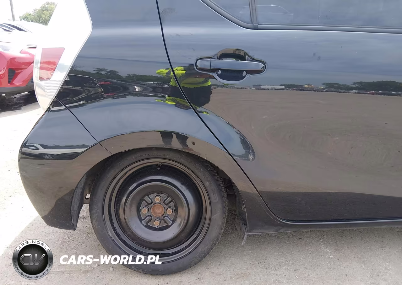 2012 Toyota Prius C Three VIN:JTDKDTB33C1504241 - 18