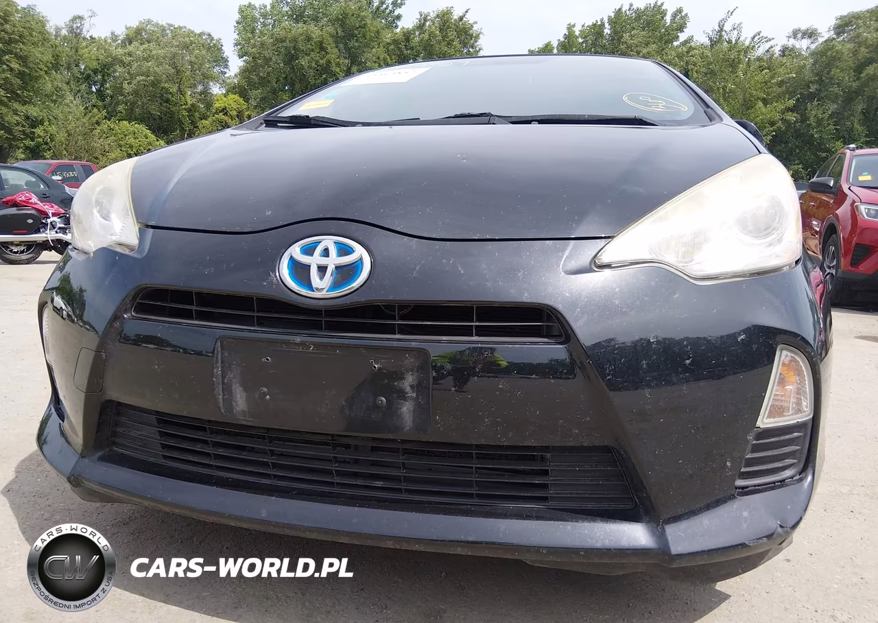 2012 Toyota Prius C Three VIN:JTDKDTB33C1504241 - 19