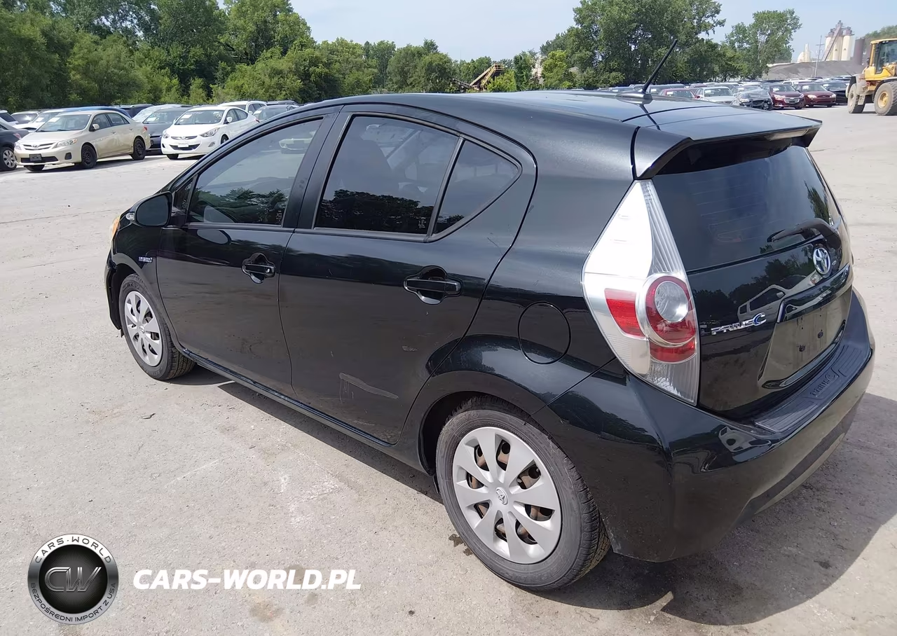 2012 Toyota Prius C Three VIN:JTDKDTB33C1504241 - 3