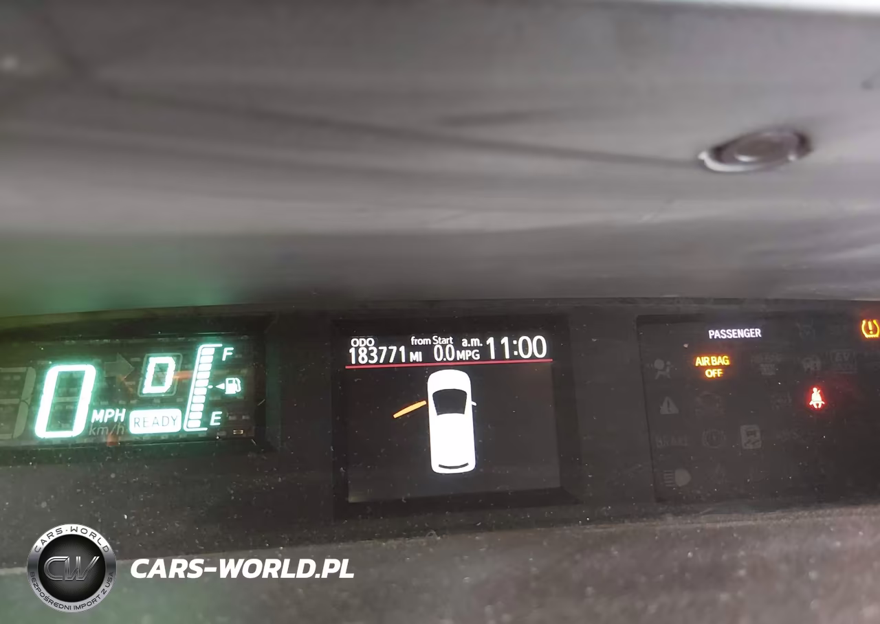 2012 Toyota Prius C Three VIN:JTDKDTB33C1504241 - 7